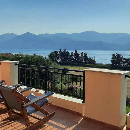 Alekos Houses-mitis *